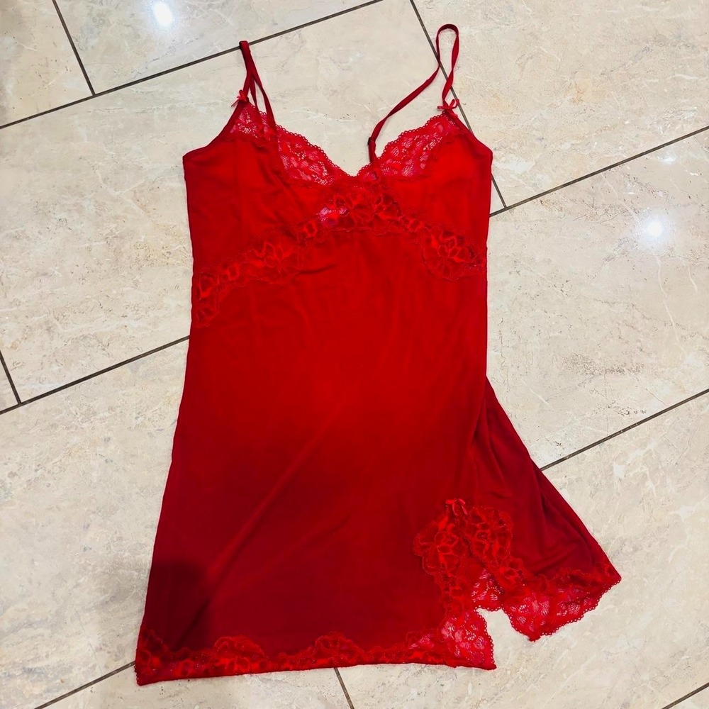 Vintage Y2K Victoria's Secret Red Lace Slip Dress Chemise Nightgown Small